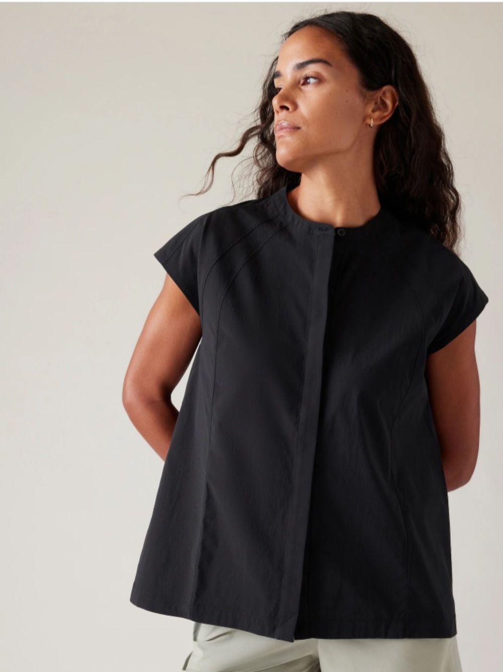 ATHLETA Performance Poplin Popover Top Black Large
